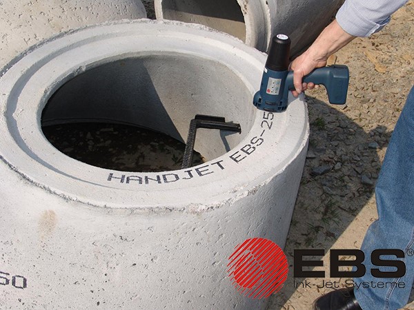 手持噴碼機(jī)水泥件